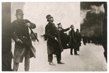 c.1920's PRESS PHOTO - POLICE WITH HAND GUNS LABOUR DISPUTE PHILADELPHIA? picture
