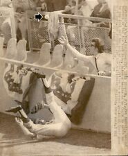 LG34 1969 Wire Photo KEN BOSWELL TAKES HEADER @ SHEA METS - BRAVES WORLD SERIES picture
