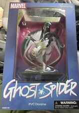 Diamond Select Marvel Gallery Ghost Spider Gwen Hand Stand PVC Diorama NEW picture
