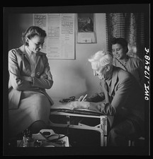 Photo:Penasco New Mexico Doctor Onstine Clinic 1943 Writing Prescription picture