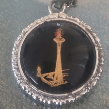 Vtg 1962 World's Fair Pendant Necklace, Memorabilia, Space Needle picture