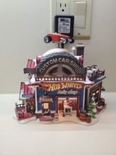 UPGRADED W/NEW MOTOR  Dept 56 Hot Wheels Custom Car Shop #56.56784 EXCELLENT NP picture