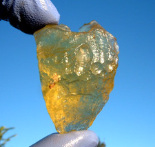 Libyan Desert Glass Meteorite Tektite impact specimen( 180 crt)Yellow Gem HEART picture