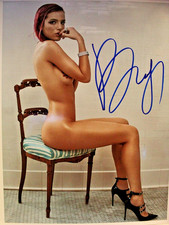 Autographed 8.5x11 - Photo - Bella Thorne - Model/Actress + COA picture