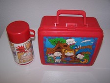 VINTAGE RED PLASTIC LUNCHBOX- 1997 RUGRATS -WITH THERMOS. Used in good condition picture
