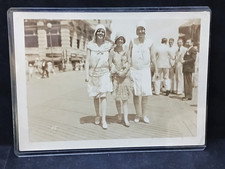 Roaring 20s Flapper Fashion Vintage Snapshot Photo Atlantic City Boardwalk 1920s picture