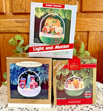 VTG Hallmark Magic In Motion Lot/3 Christmas Parade-Shopping-Spirit of St. Nick picture