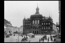 Photo:Warsaw Poland Kopernik Monument 1910s City Square Street Scene picture