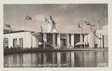 BRITISH PAVILLION LAGOON REAL PHOTO POSTCARD NEW YORK CITY WORLDS FAIR 1939 RPPC picture