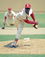 BOB GIBSON ST. LOUIS CARDINALS PITCHER BASEBALL HALL OF FAME 8X10 PHOTO (DD-179) picture
