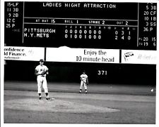 LD306 1968 Orig Burke Photo JERRY KOOSMAN PITCHES TO LAST BATTER METS PIRATES picture