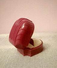 Vintage 1930s Art Deco Cherry Celluloid/Silk Presentation Ring Box, Florida EUC picture