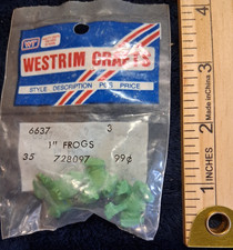 Vintage NIP Westrim Crafts Lot of 3 Miniature Green Frogs - Craft & Miniatures E picture