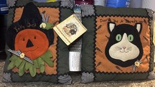 VTG 2002 Hallmark Primitive Halloween Scarecrow And Black Cat Patchwork Pillows picture