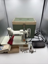 VTG 1968/69 Singer 221K Featherweight White Sewing Machine Serviced Works Great picture