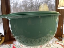 New 42 C Tupperware Thatsa Bowl-aqua picture