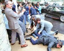 ASSASSINATION ATTEMPT of PRESIDENT RONALD REAGAN-James Brady-1981 8x10 PHOTO picture