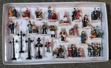 2001 Grandeur Noel 24 pc Victorian Train Village Christmas Figures Townspeople picture