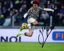 Kenan Yildiz Autographed Photo Signed Photo PROOF Soccer Juventus Autograph picture
