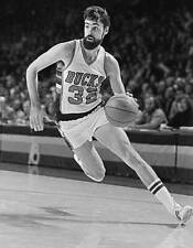 Brian Winters Of The Milwaukee Bucks 1970s Old Basketball Photo picture