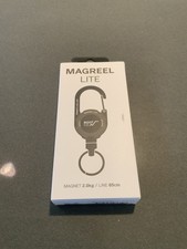 NEW ROOT CO. GRAVITY MAG REEL LITE a carabiner reel with a built-in magnet picture