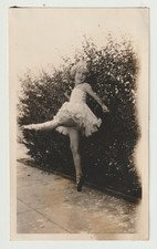 VINTAGE SNAPSHOT: SWEET GIRL IN BALLET DANCE POSE picture