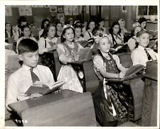 LD288 Original Photo NEW YORK SCHOOL KIDS EVERY NATIONALITY OF WORLD IN CLASS picture