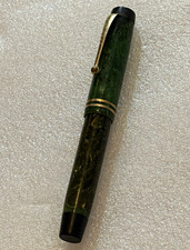 Parker Vintage Green Marbled Fountain Pen, 14K Medium Nib, Gold Trim picture
