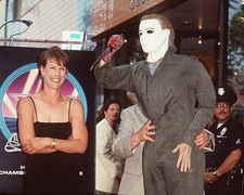 Jamie Lee Curtis Michael Myers of Halloween Jamie Lee Curtis Honor- Old Photo picture