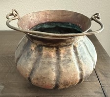 Antique Hammered Copper Cauldron Pot Fluted Ribbed Bail Handle Hearth Primitive picture