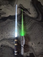 Vintage 2000s Star Wars cossplay Red light sabers + more action and sounds 🔥 picture