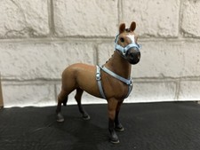 Schleich adult halter, Brest collar, chain, and neck rope. (horse not included) picture