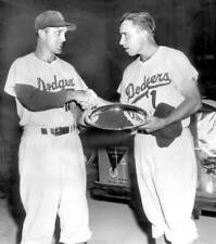 Brooklyn Dodgers player representative Carl Erskine presents a ser .. Old Photo picture