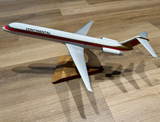 Vintage Continental Airlines McDonnell Douglas MD-80 Desktop Model (1:100,17.7