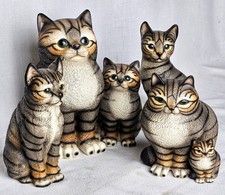 Harvey Knox Kingdom Cat Collection  1983  Lot Of 4 Figurines Total Of 6 Cats picture