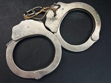 Vtg 1960s Peerless Model 100 Handcuffs with Key - Serial 306340 Pat. 2753712 USA picture