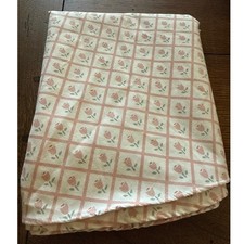 VTG J.P. Stevens Rd Tablecloth 70
