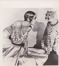 1986 Press Photo Harlem Renaissance Singer Josephine Baker & Pet Cheetah in 1930 picture