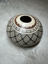 Signed Mata Ortiz Pottery Olla Pot Manuela Dominguez Polychrome Geometric 8x6 picture
